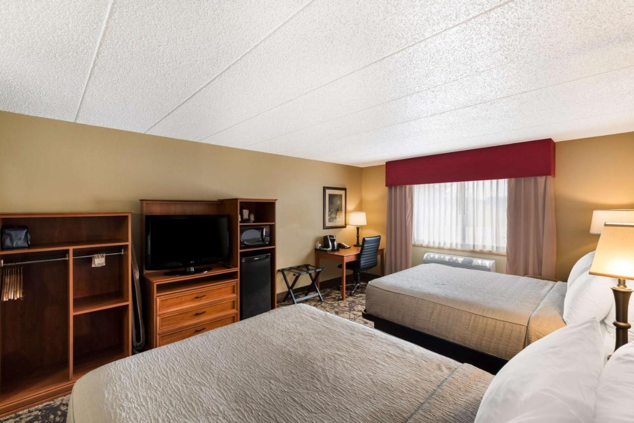 Best Western Derby Inn Eagle River Exterior photo