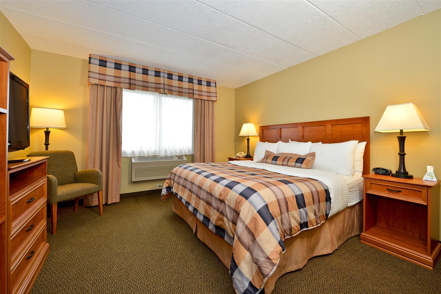 Best Western Derby Inn Eagle River Exterior photo