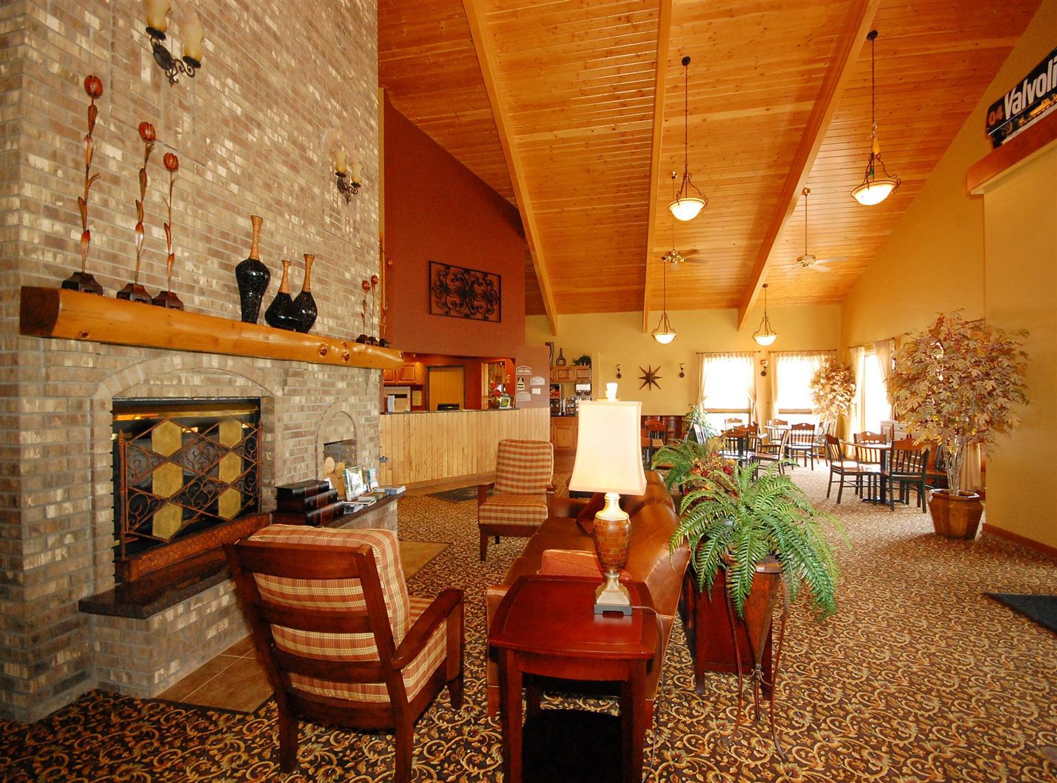 Best Western Derby Inn Eagle River Interior photo